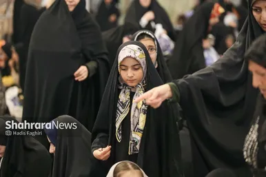 عکس| سفره افطار در حرم مطهر رضوی در شب میلاد امام حسن مجتبی(ع)