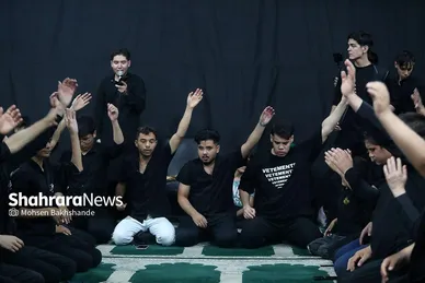عکس‌هایی از مراسم علم کشیِ مهاجران افغانستانی در گلشهر مشهد