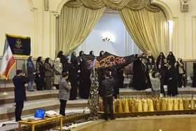 طعم آزادی در آستانه ولادت حضرت مادر | برگزاری گلریزان برای مادران زندانی جرائم غیرعمد در مشهد + فیلم (۱۲ آذر ۱۴۰۴)