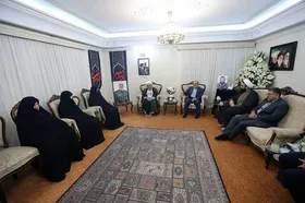 آملی لاریجانی با خانواده شهید سپهبد سلامی دیدار کرد