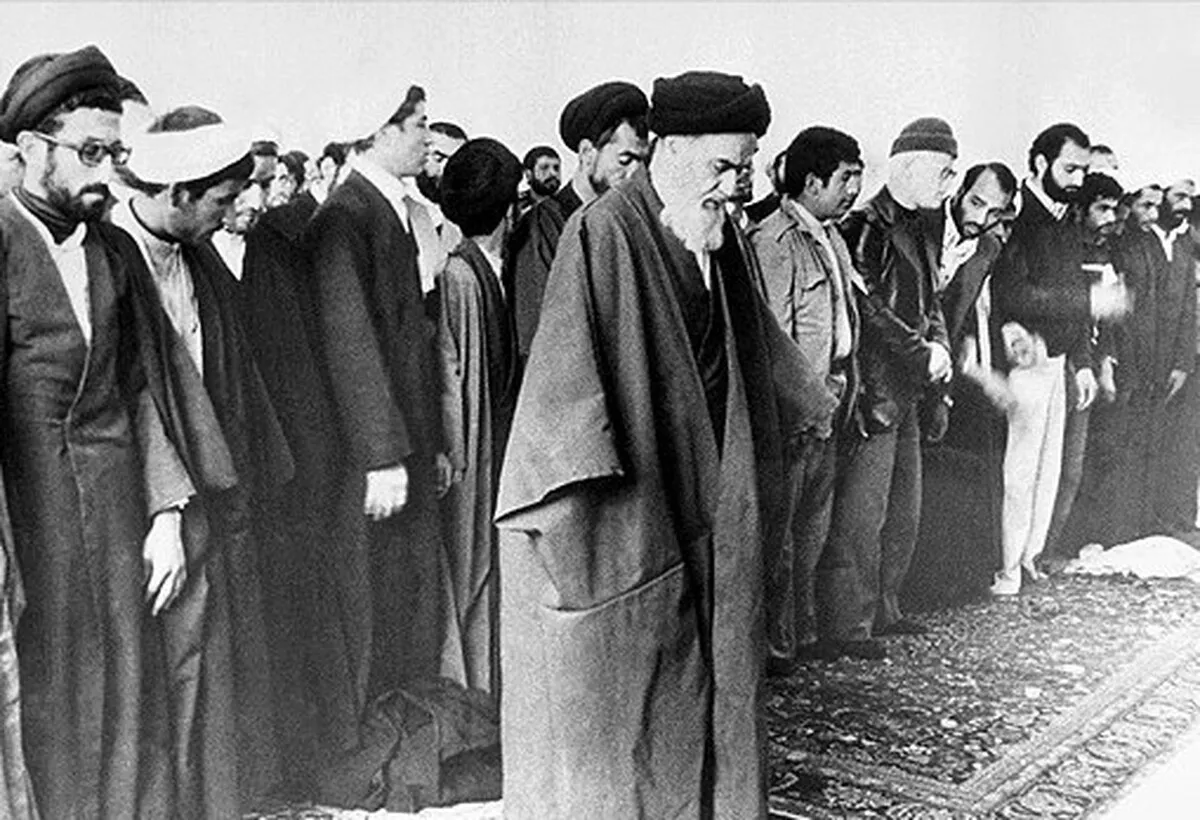 مروری بر اعمال عبادی و مناسک مذهبی که با پیروزی انقلاب اسلامی جان گرفت | احیا‌ی دین داری با طلوع فجر انقلاب