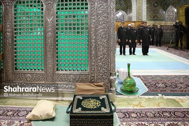 غبارروبی مضجع منور امام رضا(ع)