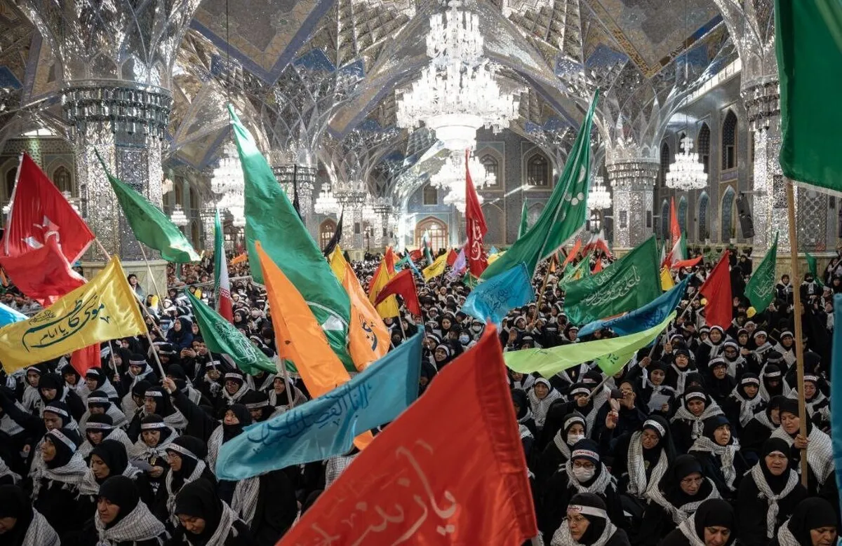 اجتماع اقتدار ۵ هزار نفری بسیجیان در رواق امام خمینی(ره) حرم مطهر رضوی + فیلم