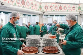 روایتی از چایخانه صحن کوثر و میزبانی قائمشهری&zwnj;ها از زائران رضوی | نذر بهارنارنج&zwnj;ها