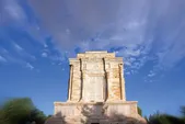 روایتی درباره تلاش‌های محمدتقی بهار برای ساخت آرامگاه فردوسی | «بهار» در آغازِ فصل خزانِ توس