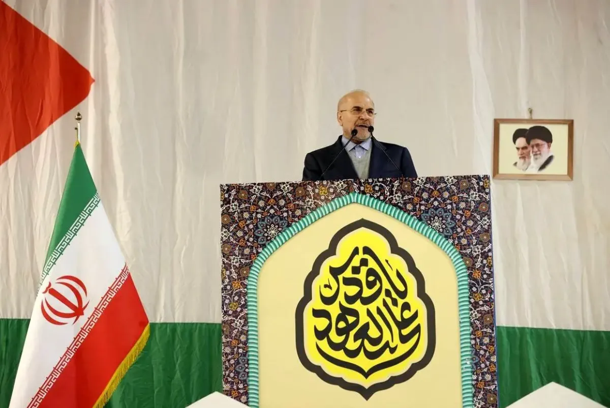 قالیباف: دنیای اسلام بار دیگر از انگلیس خبیث خنجر خورده است | رابطه انگلیس و اسرائیل یک رابطه‌ی پدر-فرزندی است + فیلم