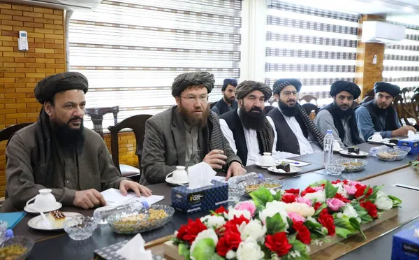 ملا برادر با هیئت دیپلماتیک ایران در کابل دیدار کرد