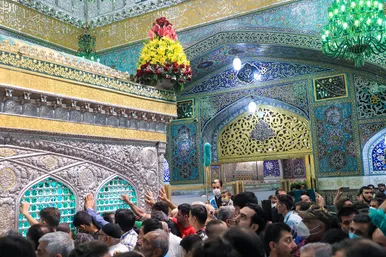 گل آرایی ویژه ولادت حضرت امام رضا (علیه السلام) در روضه منوره رضوی
