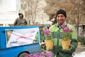 گل&zwnj;آرایی و شهرتکانی مشهد در نوروز ۱۴۰۱