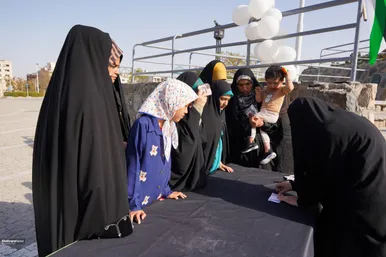 چیدمان چهار هزار درنای کاغذی در حمایت از کودکان غزه