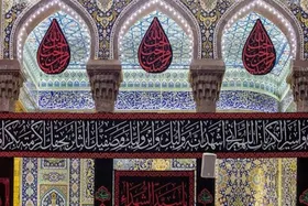 ویدئو | مراسم تعويض کتیبه&zwnj;های ضريح مطهر امام حسين(ع)