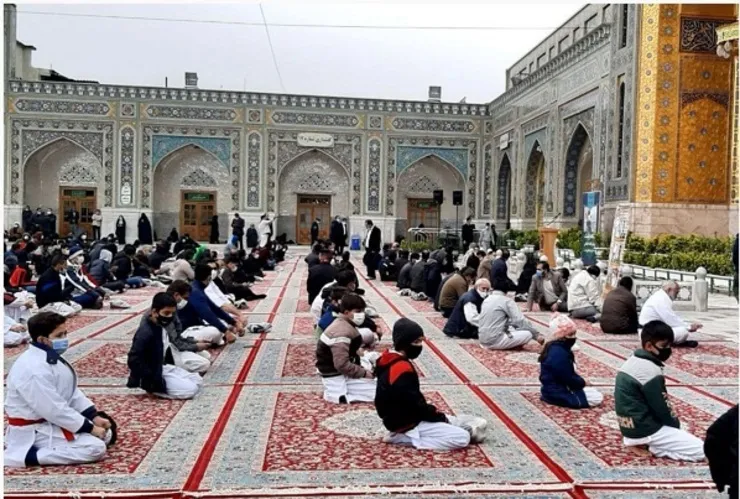 تجمع جمعی از مردم و ورزشکاران مشهدی در محکومیت هتک حرمت به ائمه اطهار (ع) + فیلم