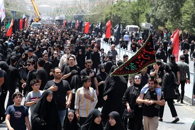عزاداری روز عاشورا در خیابان امام رضا علیه السلام مشهد