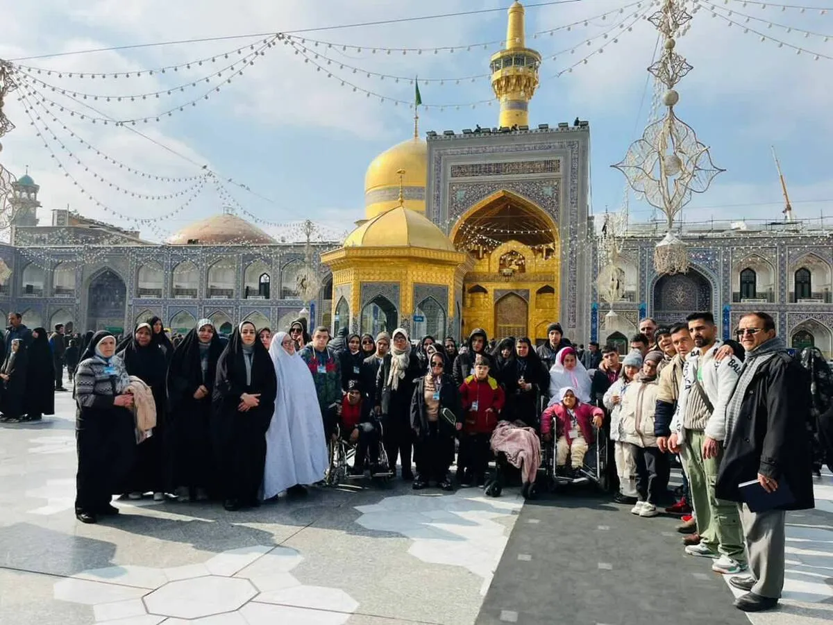 «فرشتگان سندروم داون» برای نخستین بار به حرم مطهر رضوی مشرف شدند