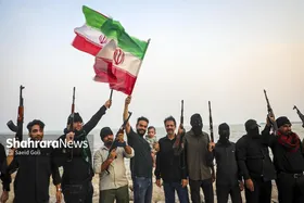 گزارش تصویری | زنجیره ۵ کیلومتری جان&zwnj;فدایان ایران در سواحل بندرعباس