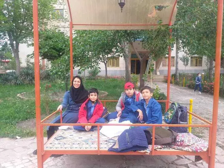 خاطره‌ای از دانش‌آموز دبستانی | اردوی باحال من در یک روز بارانی