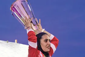 نهمین مدال طلای لیگ برتر فوتبال زنان بر گردن &laquo;سمانه چهکندی&raquo;