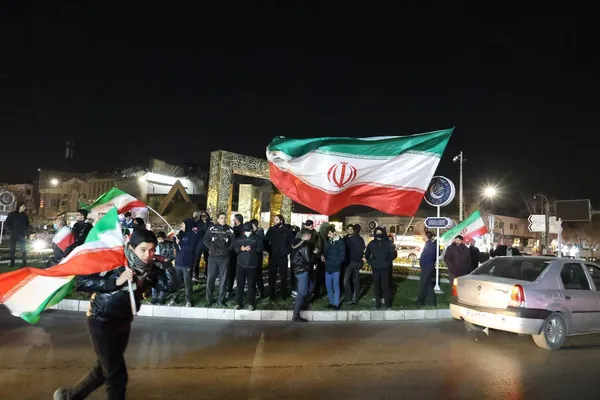 مشهد، یکپارچه افتخار | قاب‌های ماندگار مخاطبان شهرآرانیوز از خروش شبانه مردم در مشهد (۱۲ اسفند ۱۴۰۴)