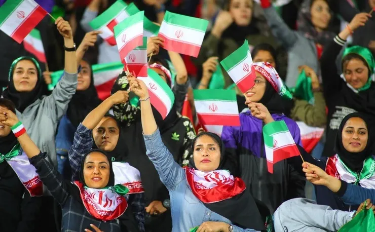 تلاش معاون رئیس جمهور برای حضور زنان در دربی