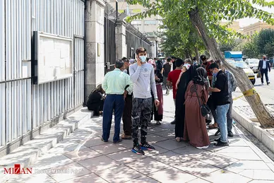سرگردانی افغانستانی‌ها در مقابل سفارت آلمان