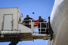 گزارش تصویری | استقبال از پیکر مطهر رهبر شهید انقلاب و خانواده ایشان در فرودگاه مشهد
