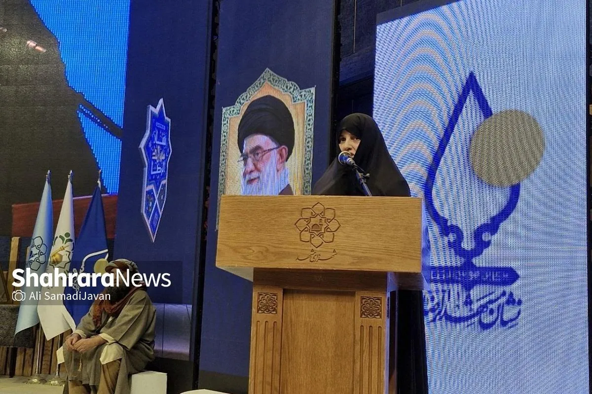 دکتر علم‌الهدی در مراسم نشان مشهدالرضا(ع): تربیت سیاسی در جمهوری اسلامی از گهواره شروع می‌شود| شهید رئیسی خود را گزینه بدیل قدرت نمی دانست + فیلم