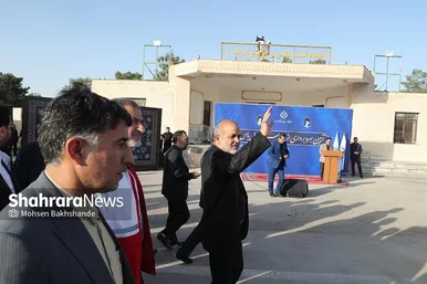 آیین رونمایی از ۳۰ دستگاه میدل باس