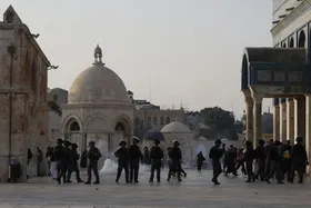 ممانعت از حضور فلسطینیان در مسجدالاقصی توسط ایست&zwnj;های نظامی صهیونیست ها + فیلم