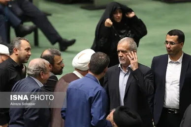 عکس‌هایی از رئیس جمهور در جلسات رای اعتماد وزرای پیشنهادی