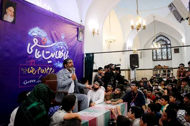 آخرین روز اعتکاف نوجوانان دهه هشتادی در حرم مطهر رضوی