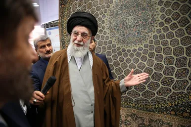 گزارش تصویری | بازدید رهبر معظم انقلاب اسلامی از نمایشگاه رویداد ملی «پیشگامان پیشرفت» (۲ بهمن ۱۴۰۳)