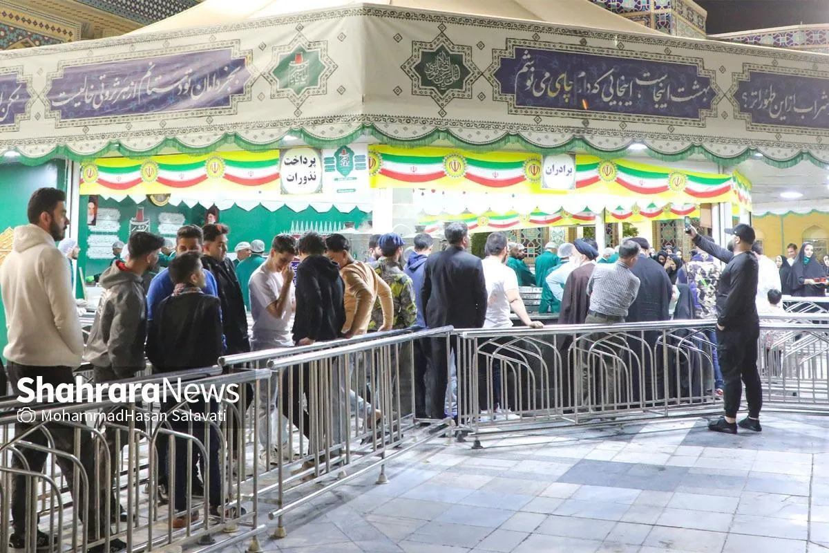 حضور استادان هنر انقلاب اسلامی در چای خانه حضرت رضا (ع)
