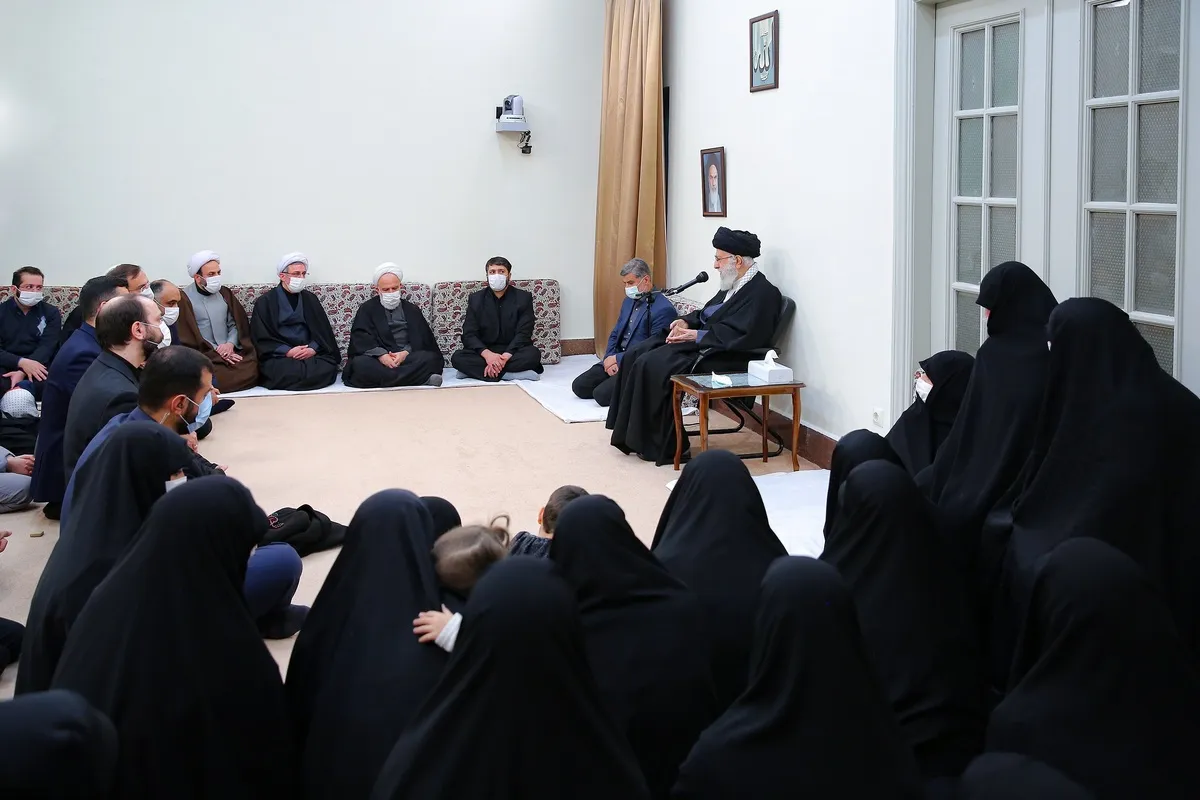 بیانات رهبر انقلاب در دیدار با خانواده آیت‌الله مصباح‌‌یزدی+ فیلم و عکس