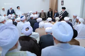 دیدار جمعی از علمای اهل&zwnj;سنت با رهبر معظم انقلاب | حضرت آیت&zwnj;الله خامنه&zwnj;ای: مسئله هویت امت اسلامی، مسئله&zwnj;ای اساسی و فراتر از ملیت است + فیلم