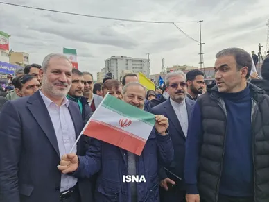 گزارش تصویری | حضور اعضای هیئت دولت چهاردهم در راهپیمایی ۲۲ بهمن ۱۴۰۴
