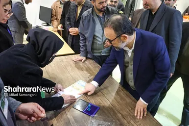 حضور مسئولان استان خراسان‌رضوی پای صندوق‌های رای