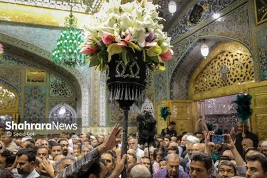 گزارش تصویری | آیین سنتی تعویض پوش ضریح مطهر امام رضا (ع)