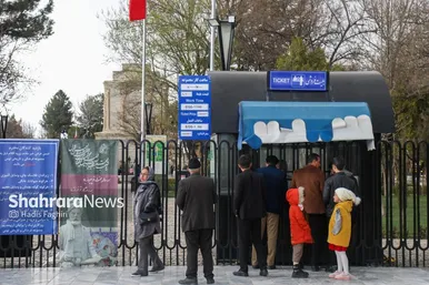 گزارش تصویری | گردشگران نوروزی در آرامگاه فردوسی