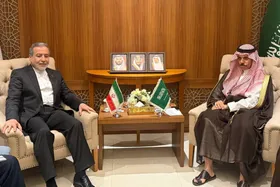 عراقچی در جده با فیصل بن&zwnj;فرحان دیدار کرد
