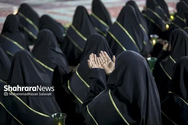 گزارش تصویری | آئین سنتی خطبه خوانی شب عاشورا در حرم مطهر رضوی