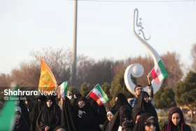 اجتماع مردم انقلابی مشهد در محکومیت هتک حرمت به پرچم ایران برگزار شد