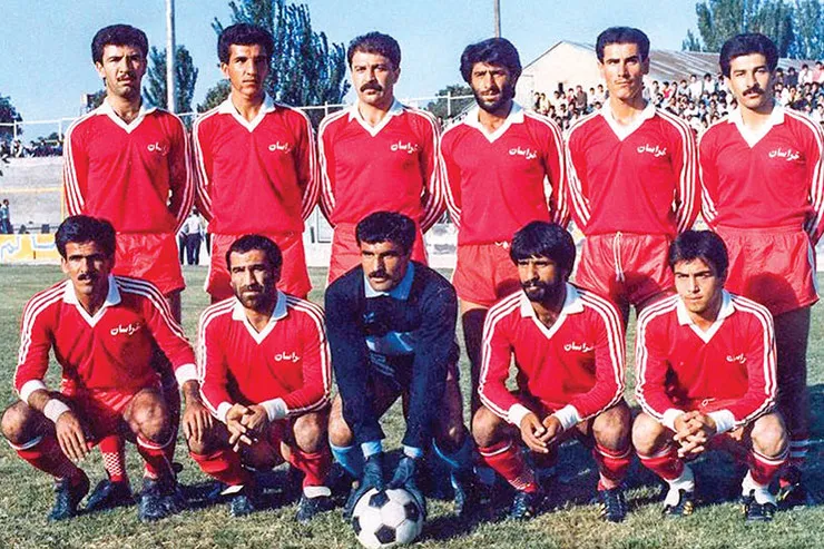 تیم منتخب خراسان با لباس قرمز