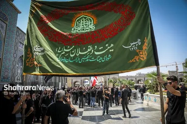گزارش تصویری | دسته‌های عزاداری ظهر تاسوعا در حرم مطهر رضوی (۳ تیرماه ۱۴۰۵)