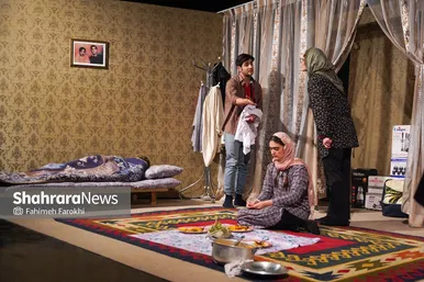 گزارش تصویری | تئاتر «شربت زعفران، آویشن، پونه و چند قطره روغن گل مغربی»