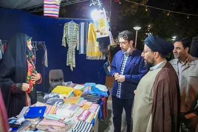بازدید مدیر کل ارشاد از نمایشگاه قرآن در بوستان های شهر