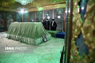 حضور مقام معظم رهبری در مرقد مطهر امام خمینی(ره) و گلزار شهیدان