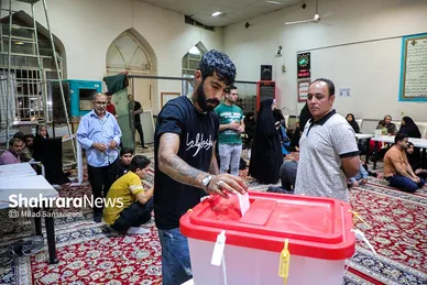 عکس‌هایی از دور دوم انتخابات ریاست جمهوری در مشهد (۵)