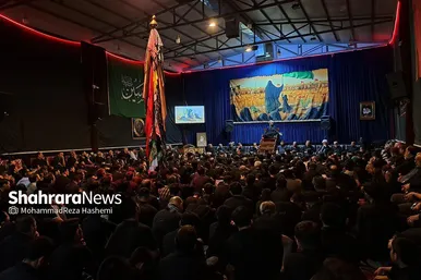 مراسم «شام غریبان حسین» مهاجران افغانستانی‌ در مدرسه علمیه حضرت قائم (عج)