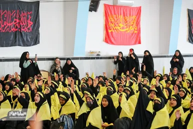 مراسم بدرقه کاروان دانش‌آموزی به راهپیمایی اربعین