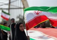 این زنان زیر موشک‌باران هم مسجد را ترک نکردند!